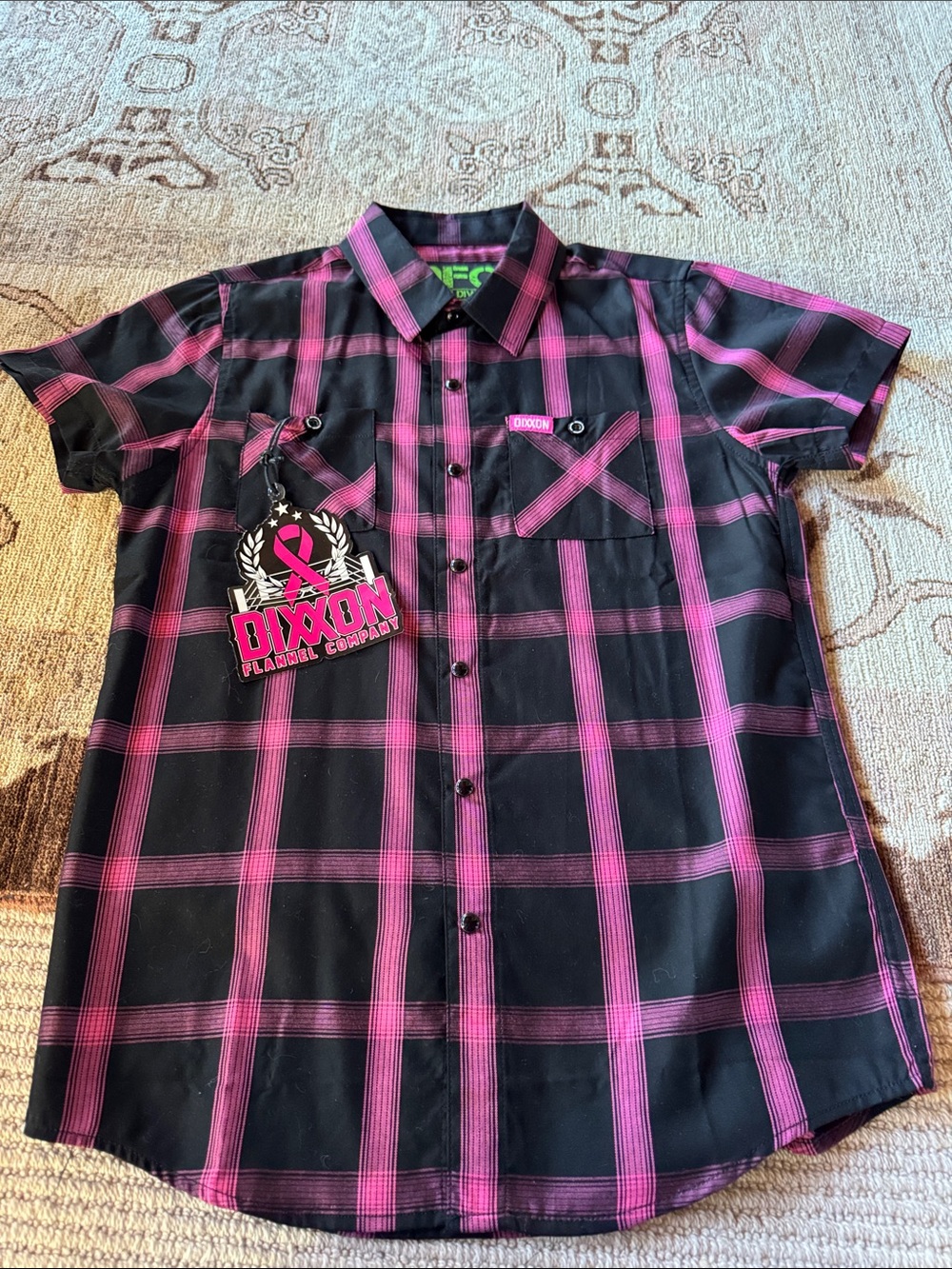 DIXXON Black & Pink Plaid Short Sleeve Button-Down Shirt
